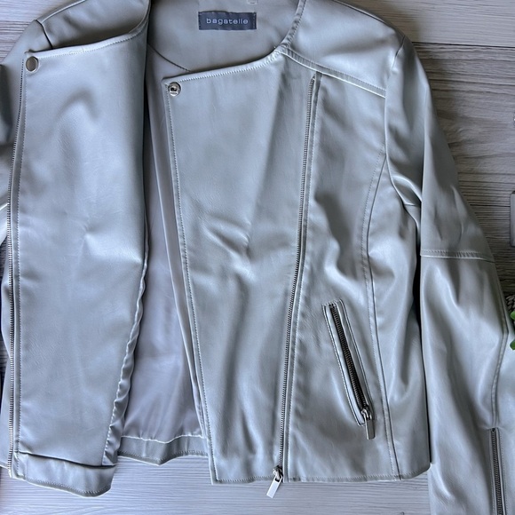 BAGATELLE rivet moto jacket faux leather size M EUC - Picture 9 of 16